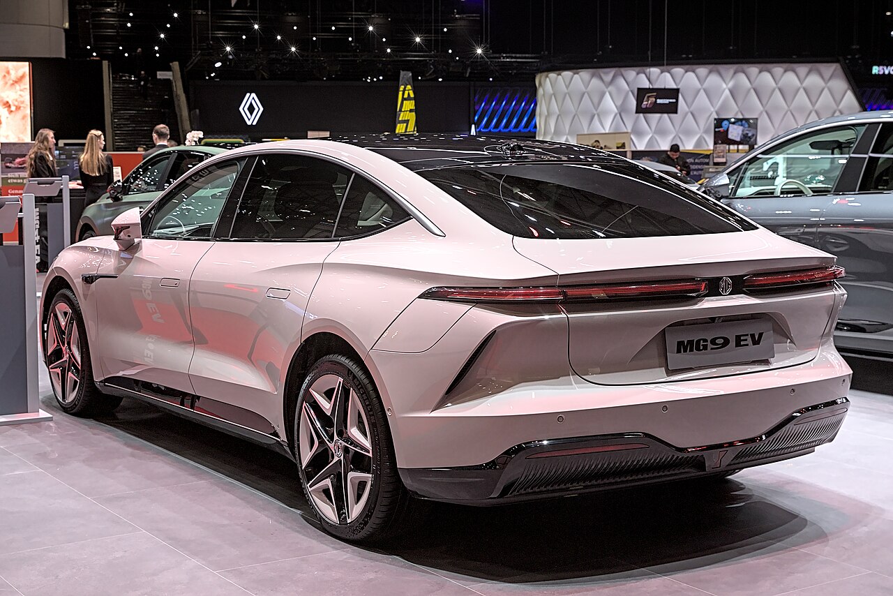 Why Choose MG 4 EV (Standard) 2026: Latest Price Analysis