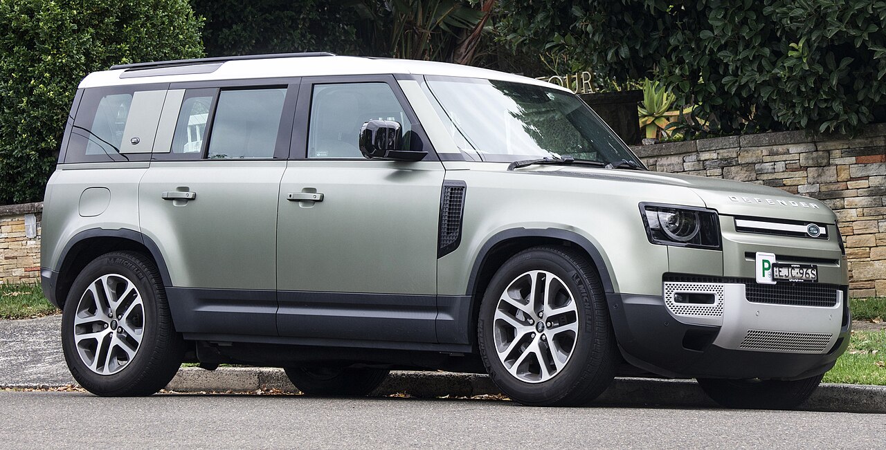 2026 Land Rover Buying Guide: Who are the toughest competitors in 2026?